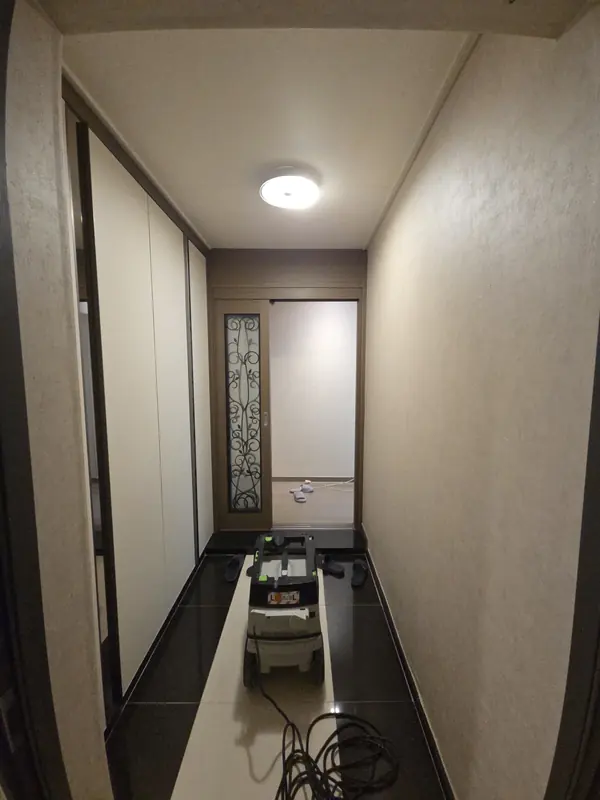 오산 아파트 현관 천장 PVC점검구 시공 - 작업 전 천장 상태