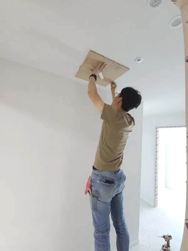 수원 오피스텔 450×450 PVC점검구 시공 - 타공