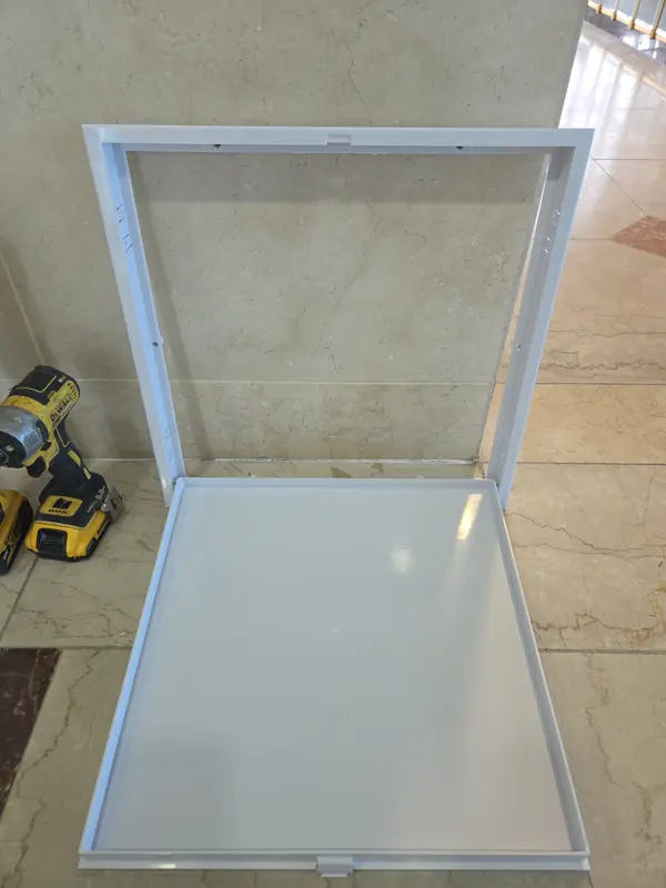 수원 상가 천장 에어컨 배관 점검용 PVC400 점검구 시공 - 점검구 제품